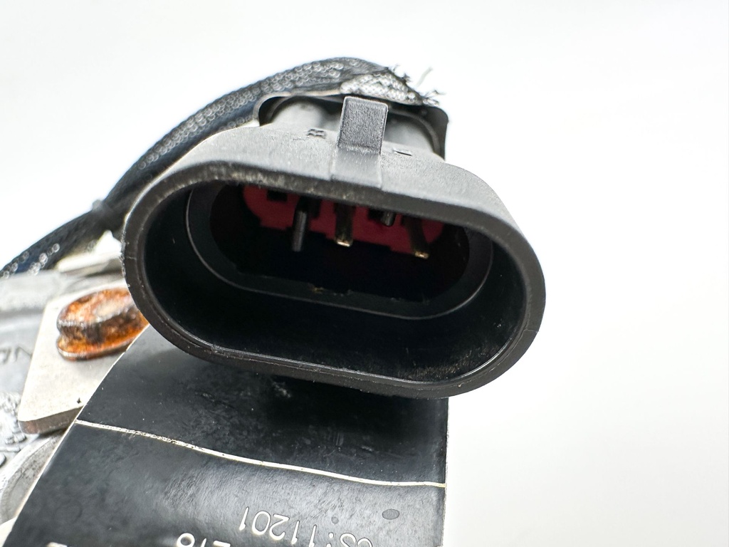 2008 Evinrude 250 HP 2 Stroke Etec Starboard Side Fuel Injector 5007586 OEM