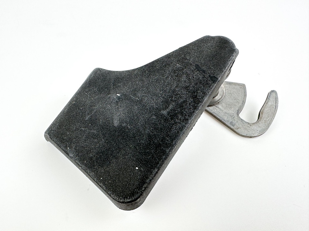 2008 Evinrude 250 HP 2 Stroke Etec Starboard Latch Handle 5005708 OEM