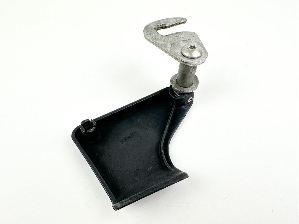 2008 Evinrude 250 HP 2 Stroke Etec Starboard Latch Handle 5005708 OEM