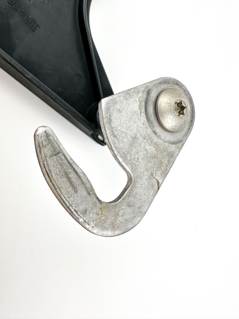 2008 Evinrude 250 HP 2 Stroke Etec Port Latch Handle 5005707 OEM