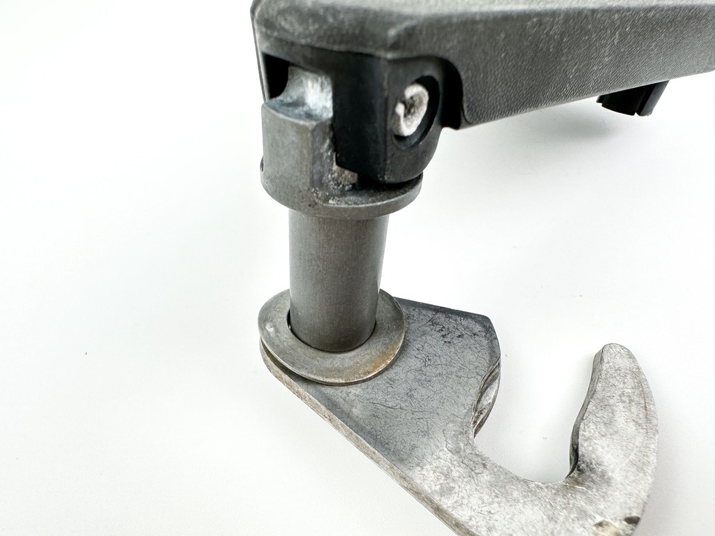 2008 Evinrude 250 HP 2 Stroke Etec Port Latch Handle 5005707 OEM