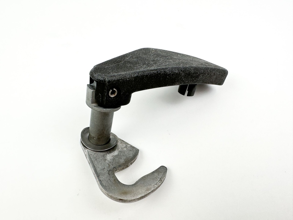 2008 Evinrude 250 HP 2 Stroke Etec Rear Latch Handle 5005709 OEM