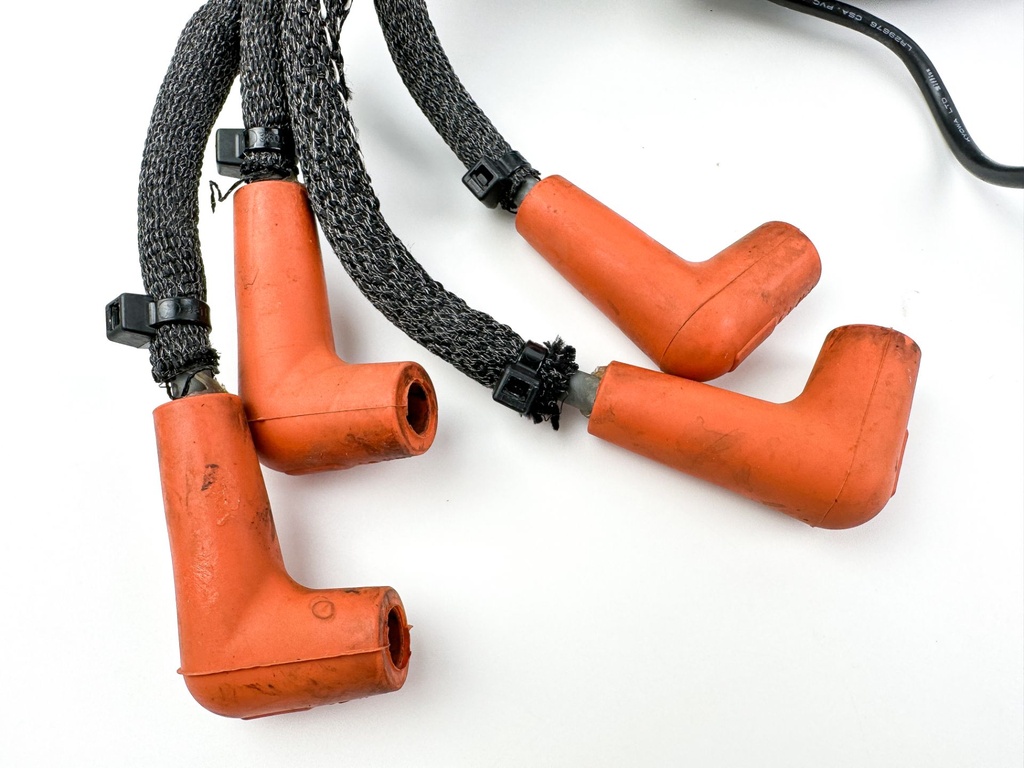 2008 Evinrude 250 HP Etec 2 Stroke Outboard Ignition Coil Set 0586857 OEM