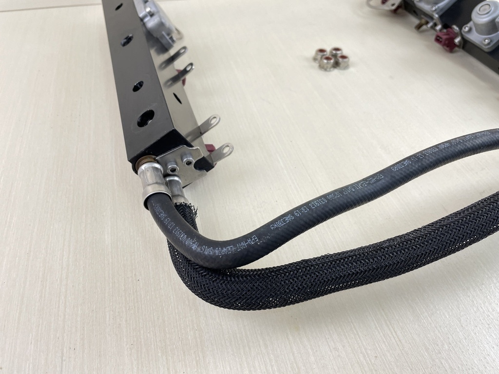 2008 Mercury 225HP ProXs Optimax Fuel Rail Set Complete W/ Injectors 8M0185156