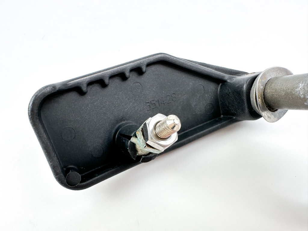 2009 Evinrude 150 HP 2 Stroke Outboard Back Latch Handle 5005709 OEM