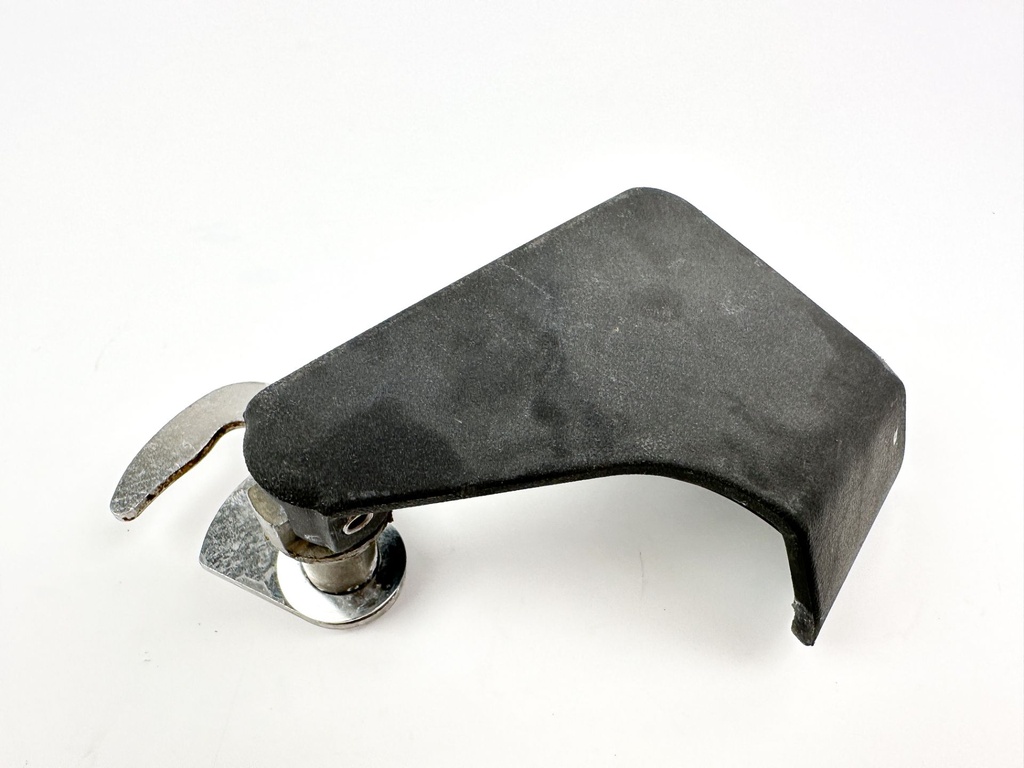 2009 Evinrude 150 HP 2 Stroke Outboard Port Latch Handle 5005707 OEM