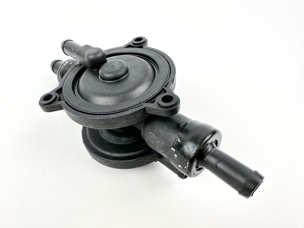 2009 Evinrude 150 HP 2 Stroke Outboard Fuel Lift Pump 5007727 OEM