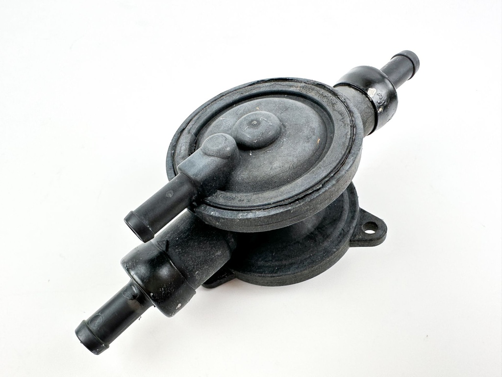 2009 Evinrude 150 HP 2 Stroke Outboard Fuel Lift Pump 5007727 OEM