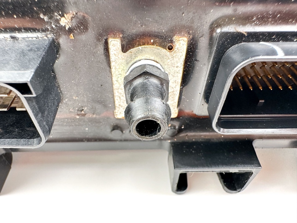 2009 Evinrude 150 HP 2 Stroke Outboard Engine Control Unit ECU EMM 0587130 OEM