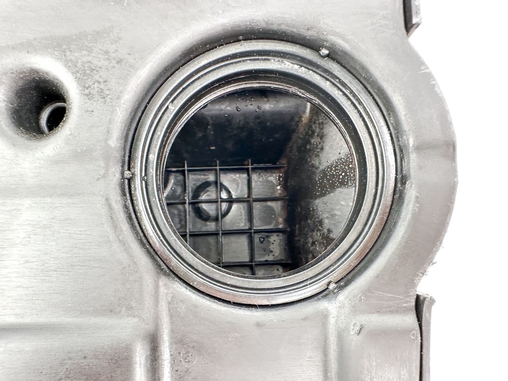 2009 Evinrude 150 HP 2 Stroke Outboard Intake Air Silencer Assembly 5007623 OEM