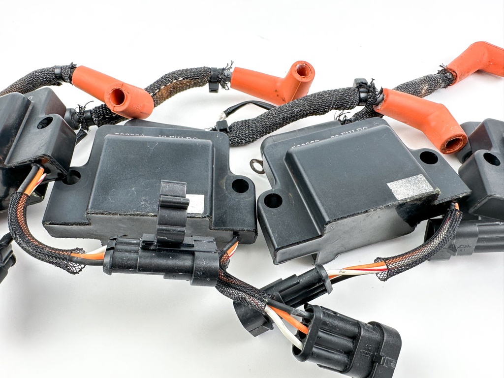 2009 Evinrude 150 HP 2 Stroke Outboard Ignition Coil Set 0586980 OEM