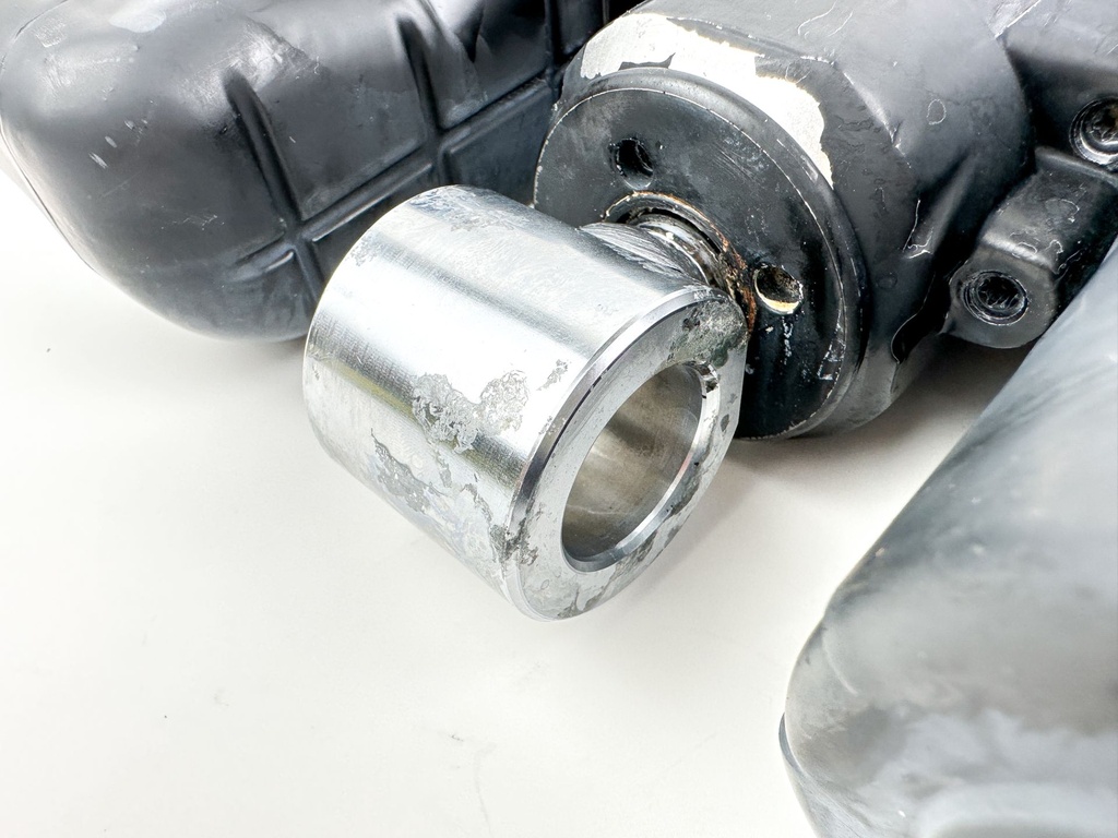 2009 Evinrude 150 HP 2 Stroke Outboard Power Trim Tilt Unit 5005113 OEM