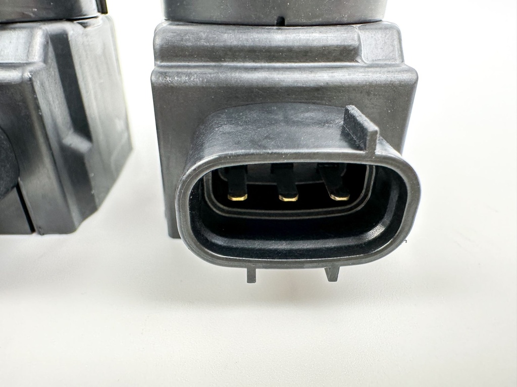 2015 Yamaha 250 HP 4 Stroke Outboard Ignition Coil Set 6CB-82310-00-00 OEM