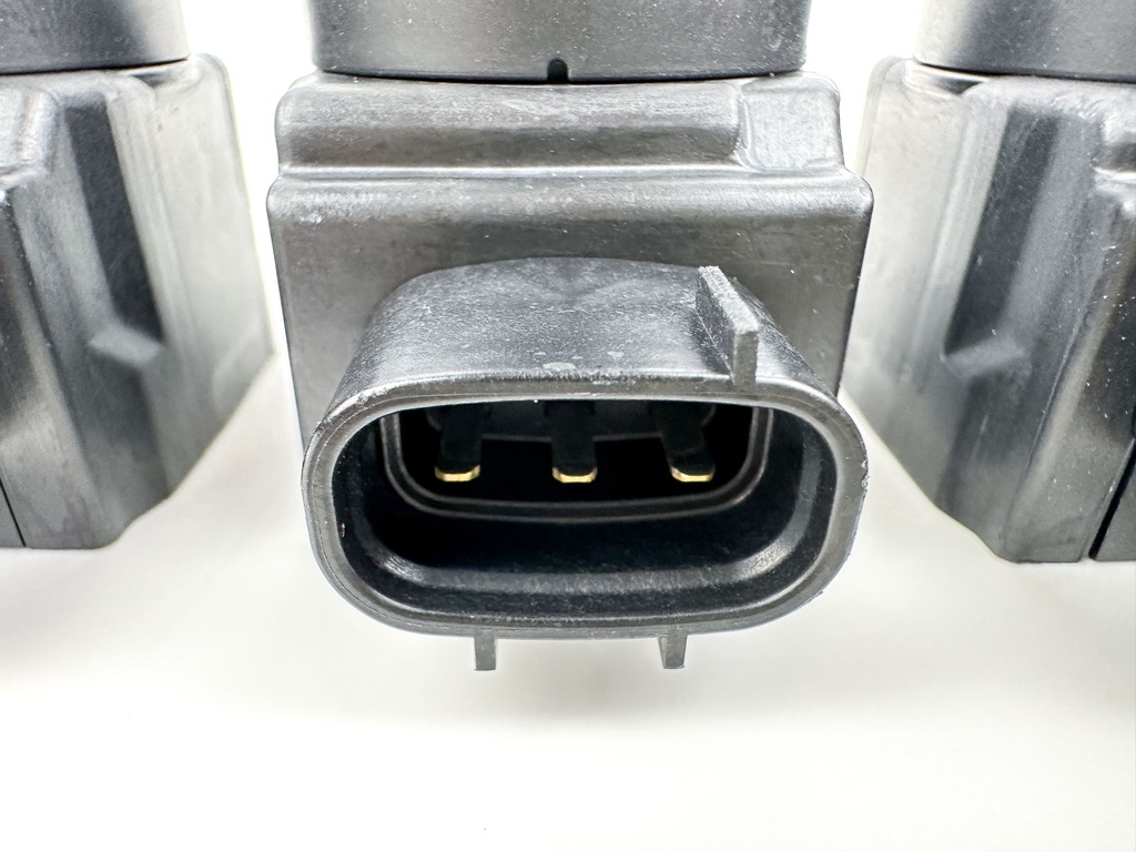 2015 Yamaha 250 HP 4 Stroke Outboard Ignition Coil Set 6CB-82310-00-00 OEM