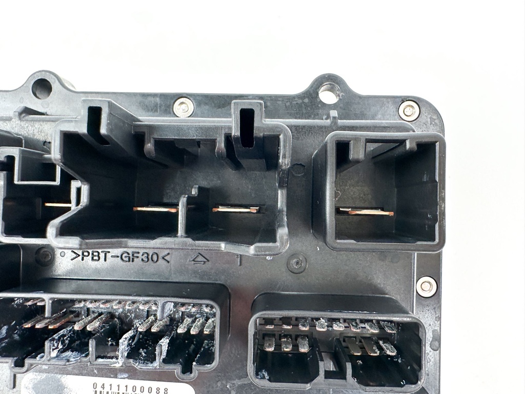 2015 Yamaha 250 HP 4 Stroke Outboard Fuse Box 6CE-82170-10-00 OEM