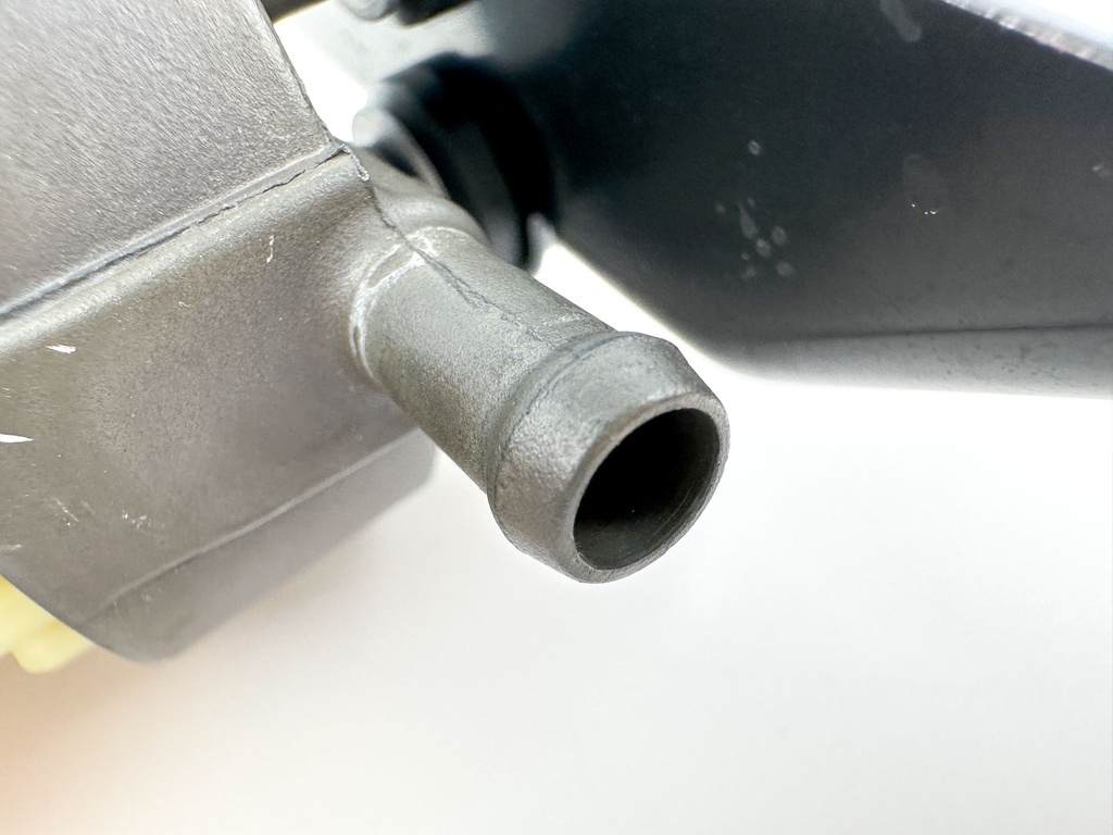 2015 Yamaha 250 HP 4 Stroke Outboard Fuel Filter Assembly 6P3-24560-22-00 OEM