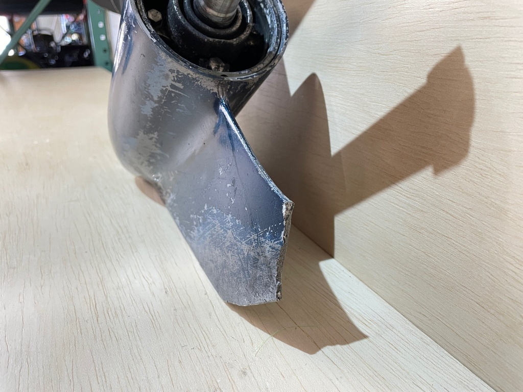 1989 Johnson Evinrude 40HP 20" Shaft Lower Unit Gear Case