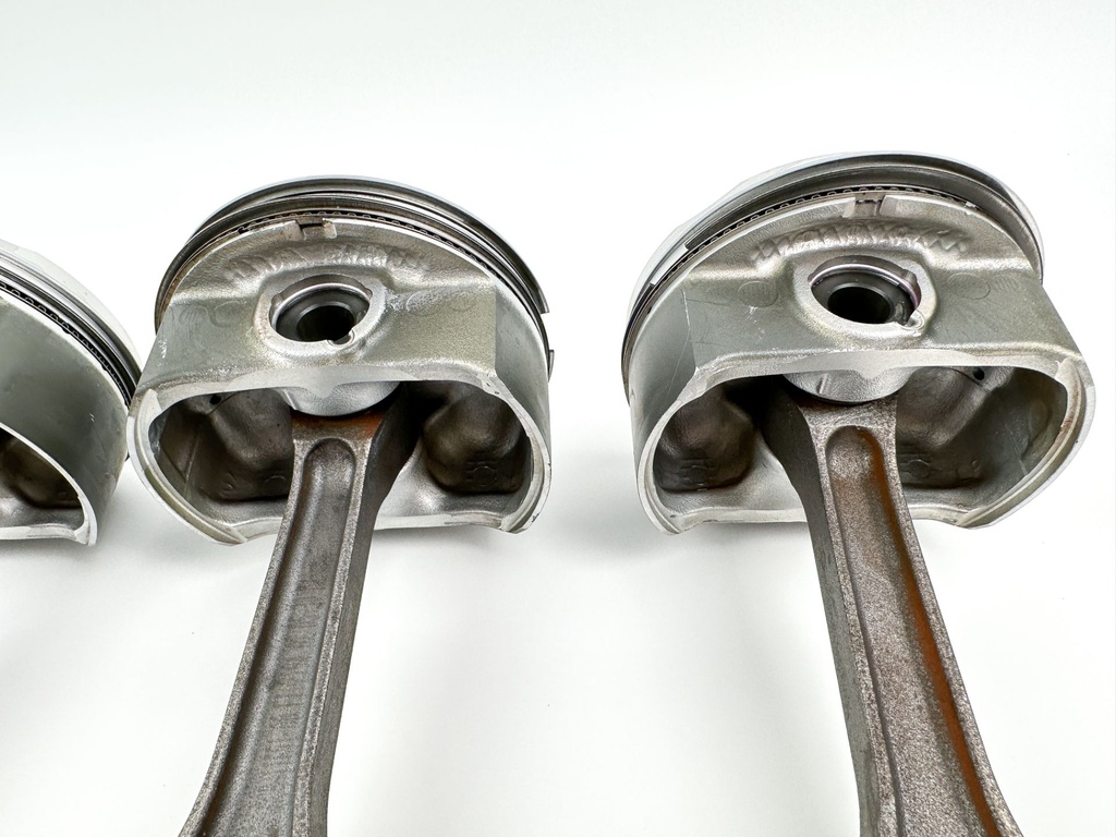 2015 Yamaha 250 HP 4 Stroke Outboard Piston & Connecting Rod Set 6CB-W1165-00-00 OEM