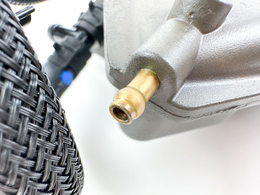 2015 Yamaha 250 HP 4 Stroke Outboard VST Float Chamber Assembly 6CB-14180-10-00 Cleaned