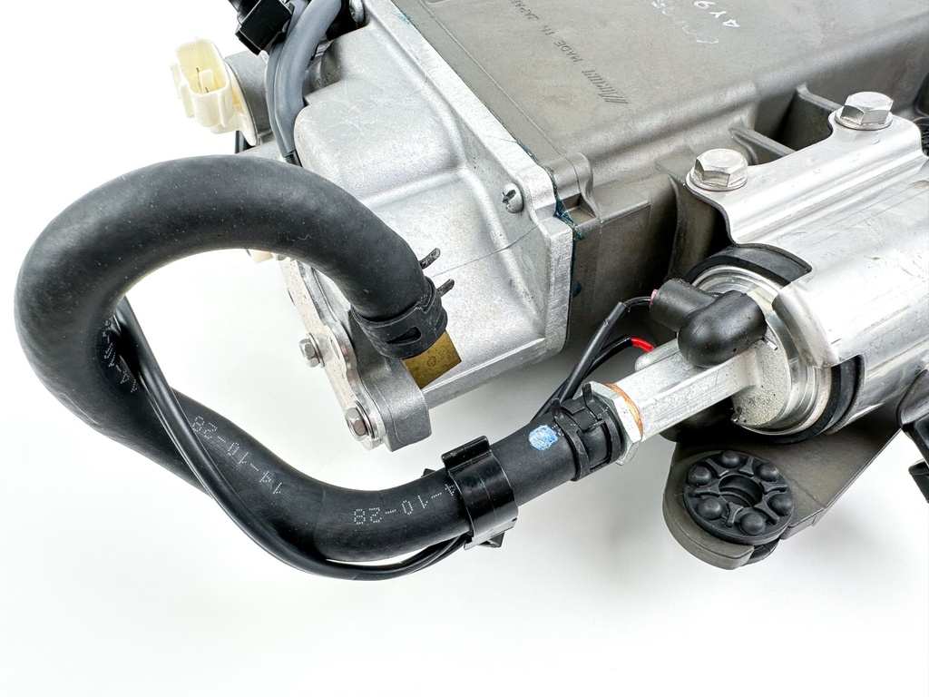 2015 Yamaha 250 HP 4 Stroke Outboard VST Float Chamber Assembly 6CB-14180-10-00 Cleaned