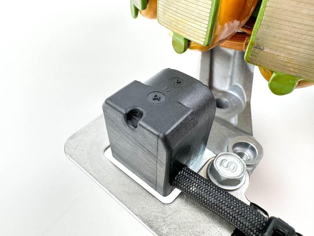 2015 Yamaha 250 HP 4 Stroke Outboard Coil Pulser Base Stator Assembly 6CE-81410-00-00 OEM