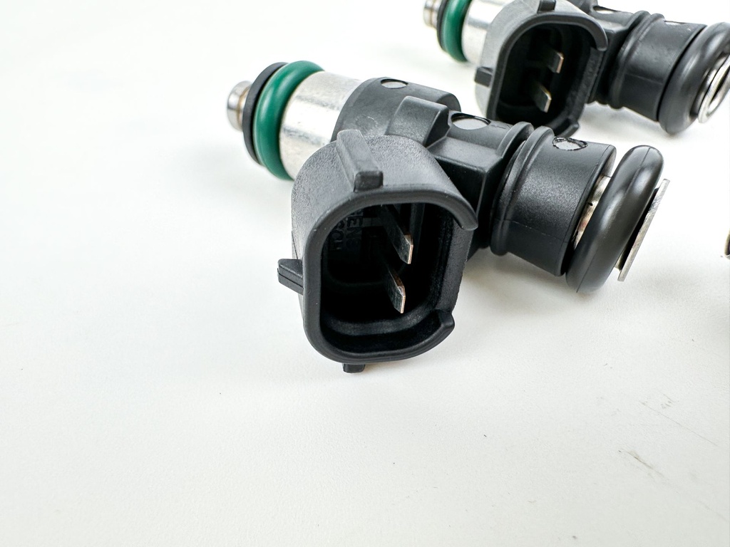 2015 Yamaha 250 HP 4 Stroke Outboard Fuel Injector Set 6AW-13761-00-00 Cleaned