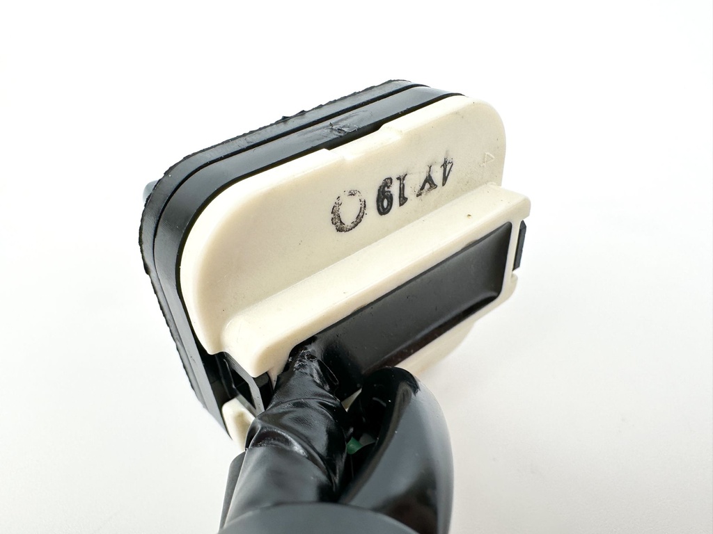 2015 Yamaha 250 HP 4 Stroke Outboard Trim Switch 6BR-82563-01-00 OEM