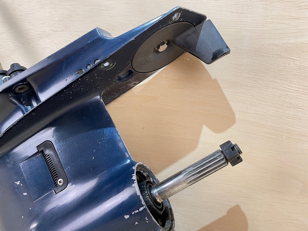 1989 Johnson Evinrude 40HP 20" Shaft Lower Unit Gear Case