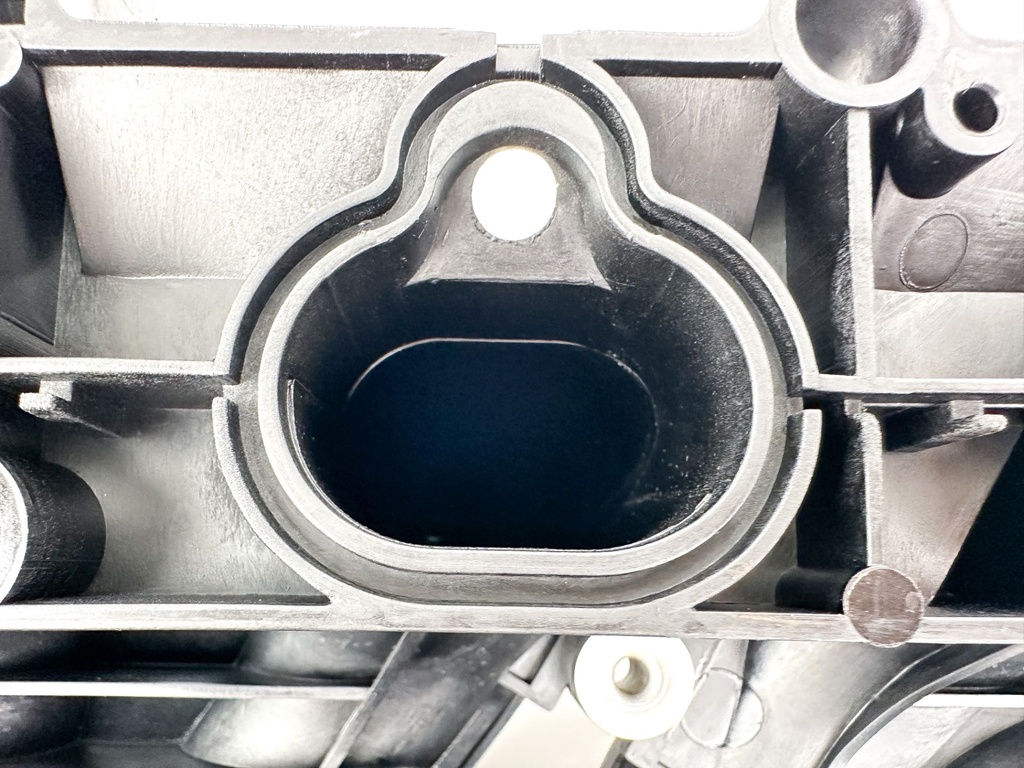 2019 Yamaha 150 HP 4 Stroke Outboard Intake Manifold & Throttle Body 63P-13751-20-00 OEM