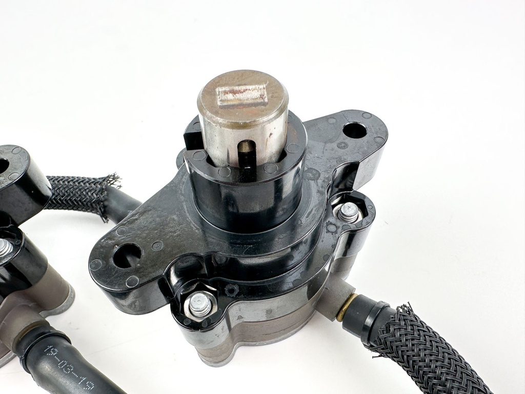 2019 Yamaha 150 HP 4 Stroke Outboard Fuel Pump 63P-24410-20-00 OEM