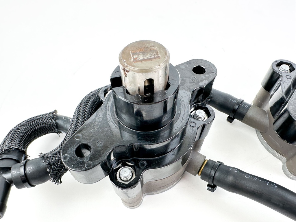 2019 Yamaha 150 HP 4 Stroke Outboard Fuel Pump 63P-24410-20-00 OEM