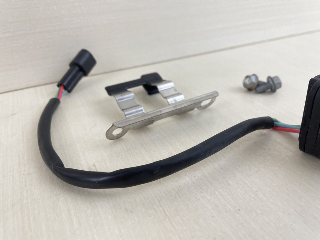 2015 Yamaha 200HP F200 4 Stroke Outboard Trim Tilt Switch Assembly 69J-82563-01-00  