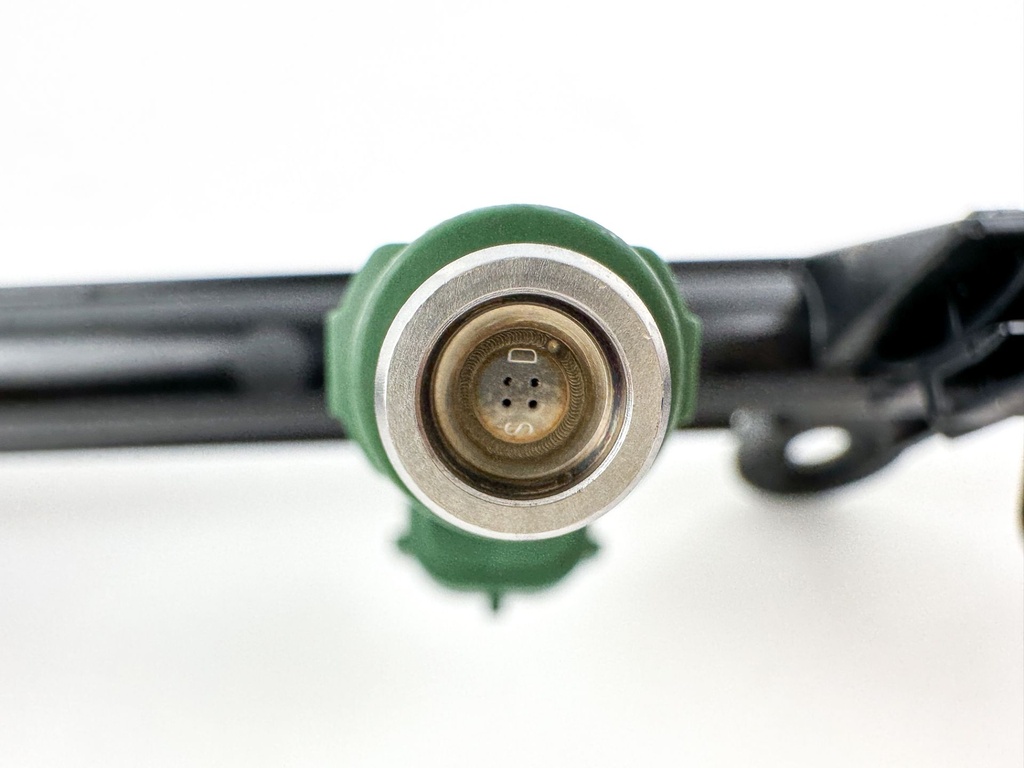 2019 Yamaha 150 HP 4 Stroke Outboard Fuel Injector Set W/ Rail 63P-13761-01-00 Cleaned