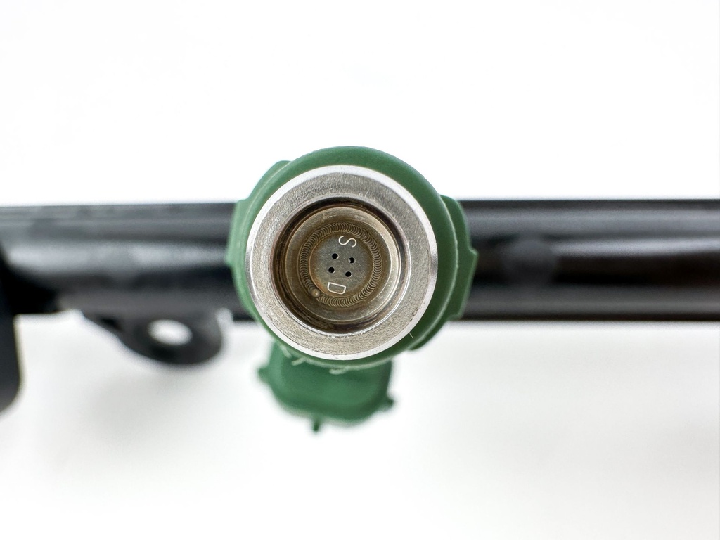 2019 Yamaha 150 HP 4 Stroke Outboard Fuel Injector Set W/ Rail 63P-13761-01-00 Cleaned