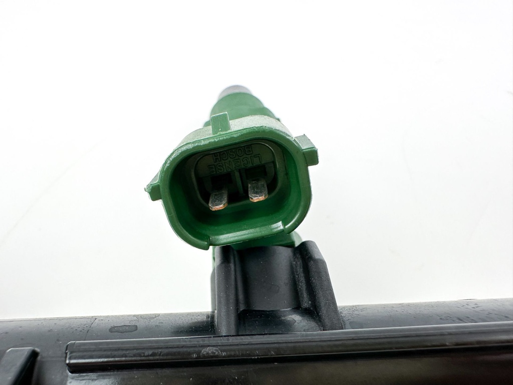 2019 Yamaha 150 HP 4 Stroke Outboard Fuel Injector Set W/ Rail 63P-13761-01-00 Cleaned