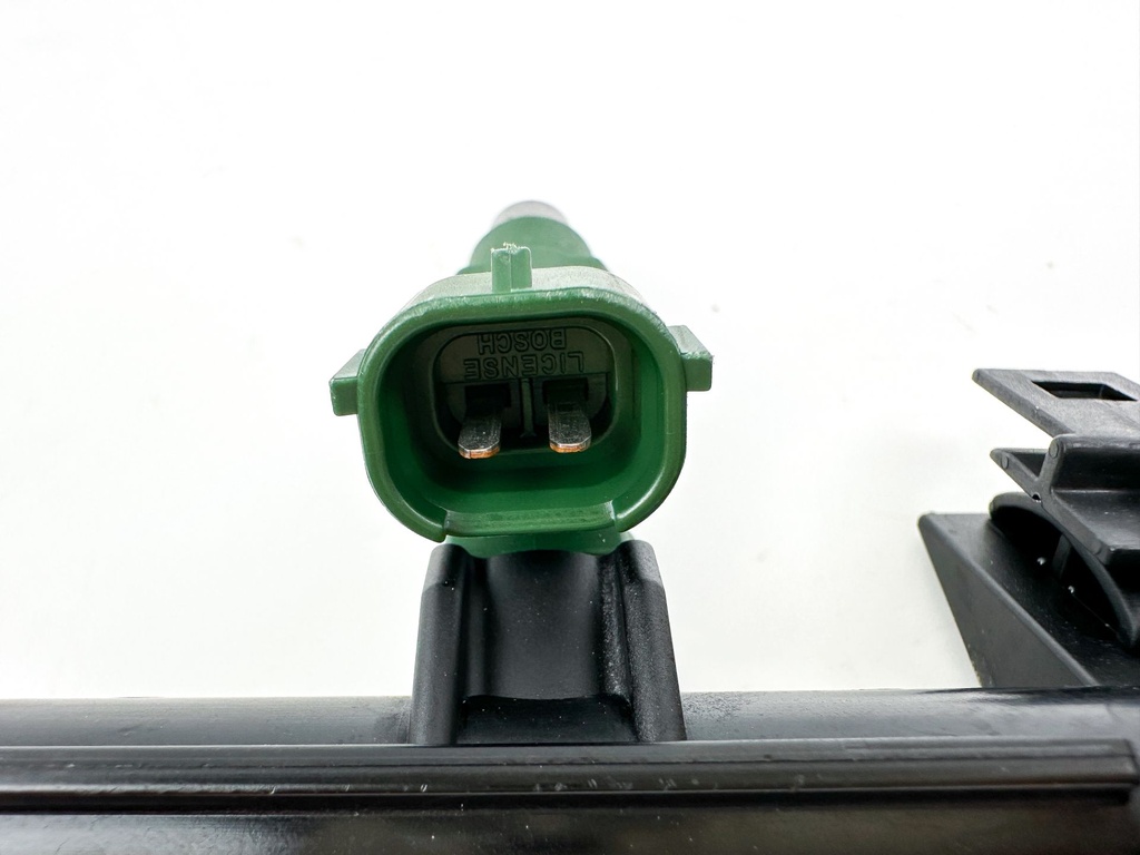 2019 Yamaha 150 HP 4 Stroke Outboard Fuel Injector Set W/ Rail 63P-13761-01-00 Cleaned