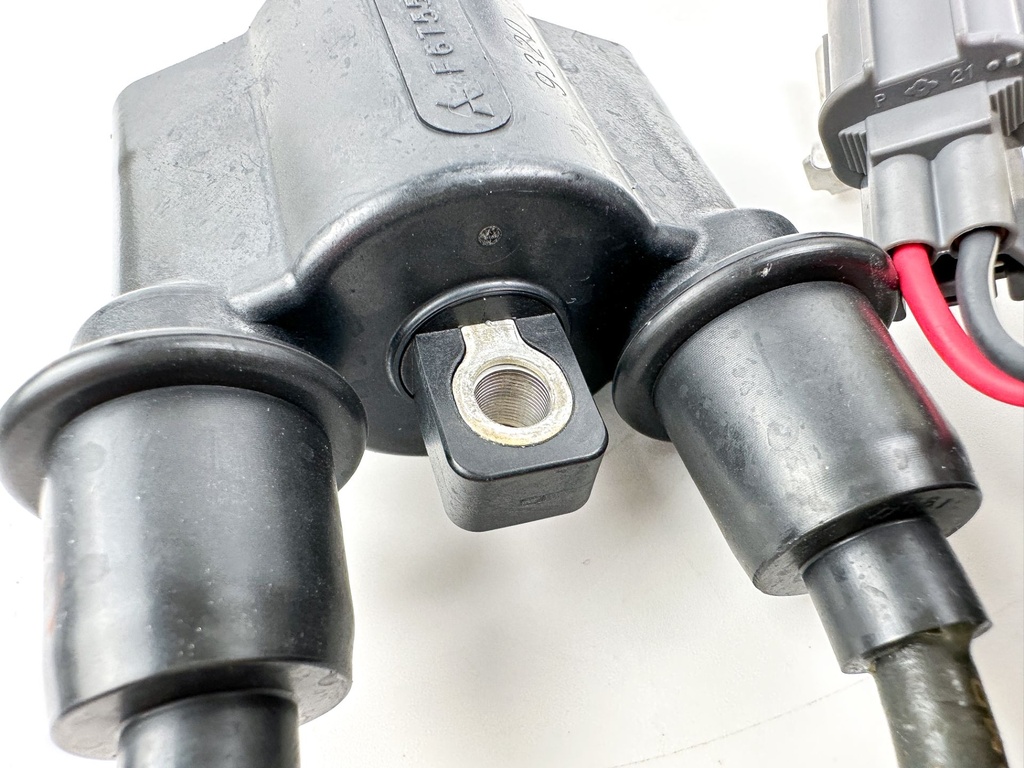 2019 Yamaha 150 HP 4 Stroke Outboard Ignition Coil Set 63P-82310-01-00 OEM