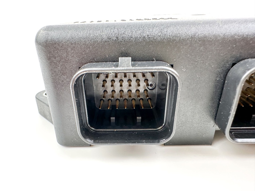 2005 Yamaha 250 HP 4 Stroke Outboard ECU Engine Control Unit 6P2-8591A-10-00 OEM