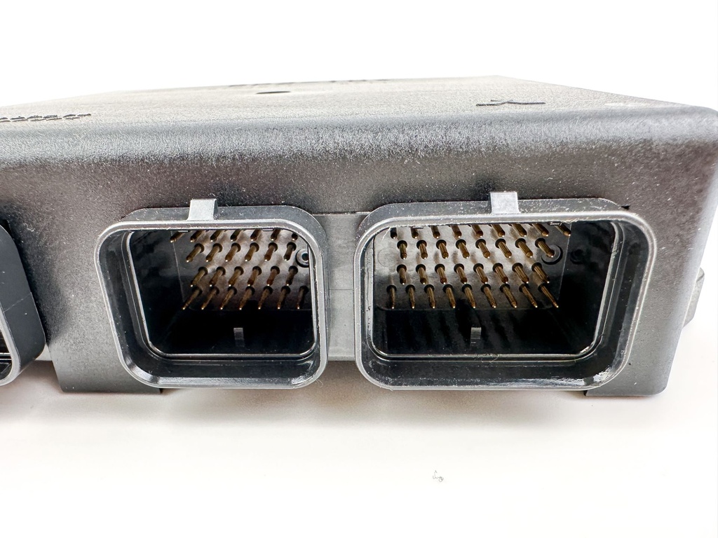 2005 Yamaha 250 HP 4 Stroke Outboard ECU Engine Control Unit 6P2-8591A-10-00 OEM