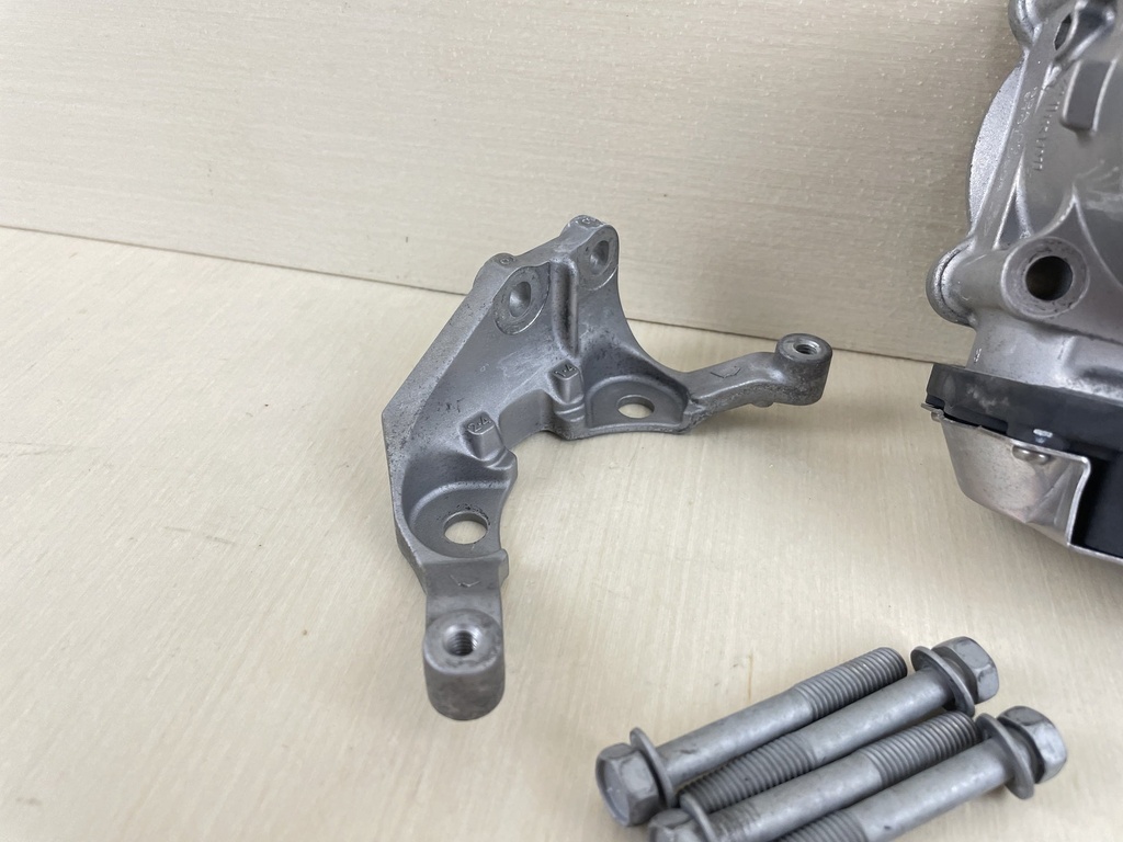 2015 Yamaha 200HP F200 4 Stroke Outboard Throttle Body Assembly 6DA-13751-00-00  