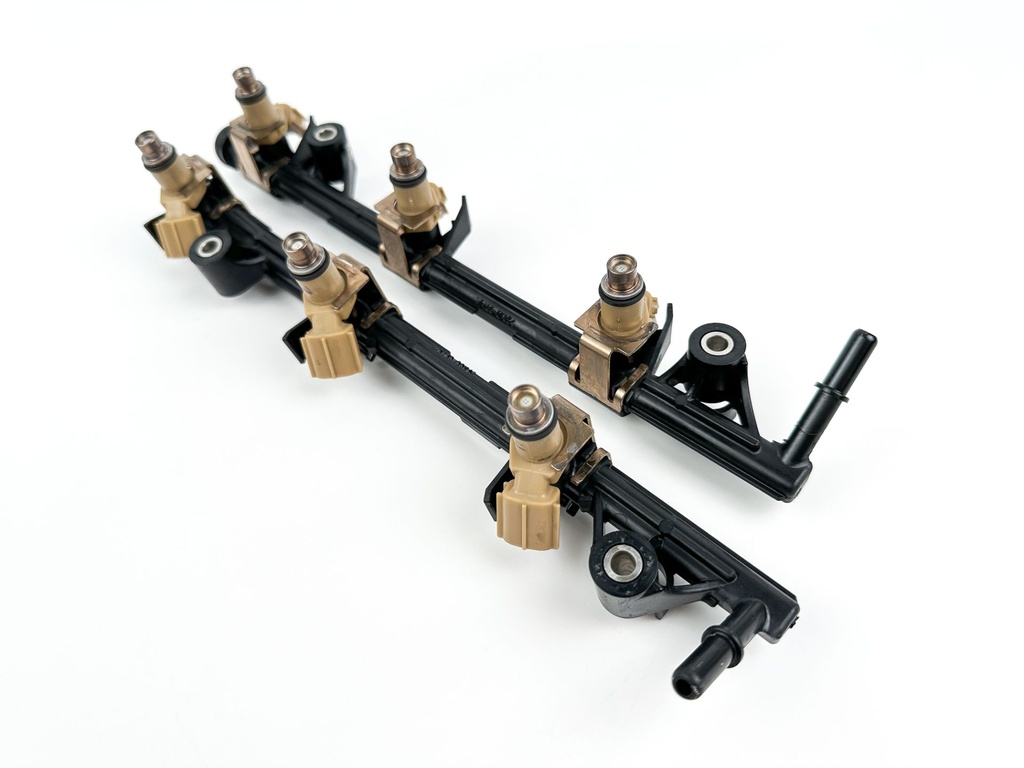 2005 Yamaha 250 HP 4 Stroke Outboard Fuel Injector Set W/ Rail 6P2-13761-00-00 Cleaned