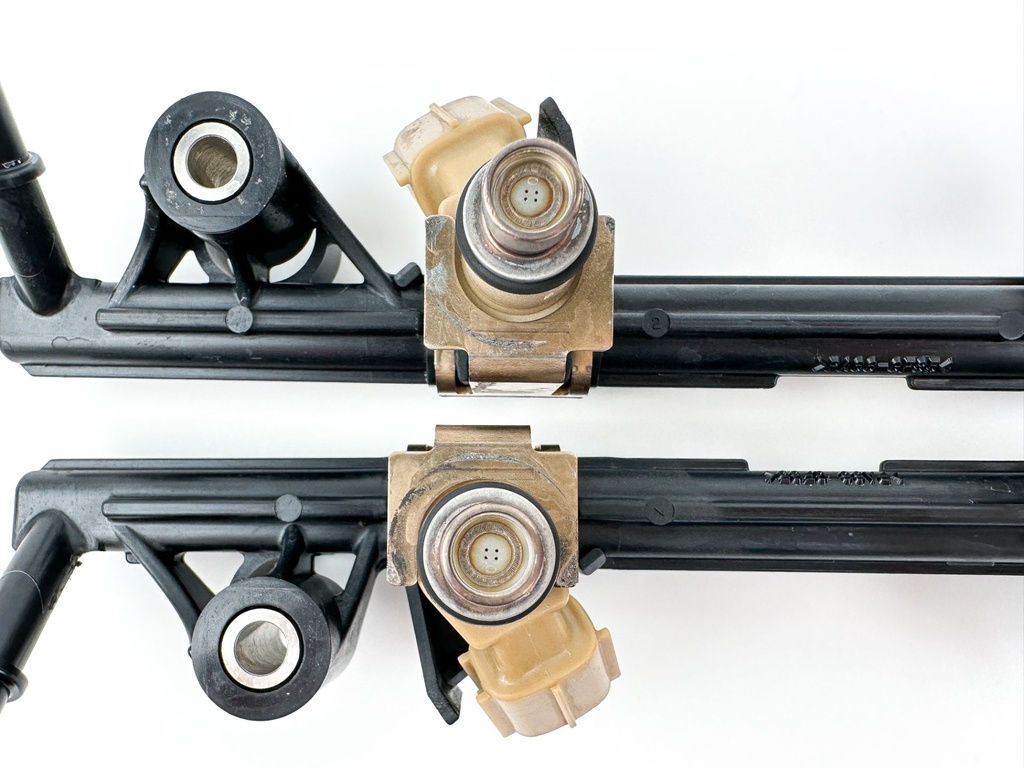 2005 Yamaha 250 HP 4 Stroke Outboard Fuel Injector Set W/ Rail 6P2-13761-00-00 Cleaned