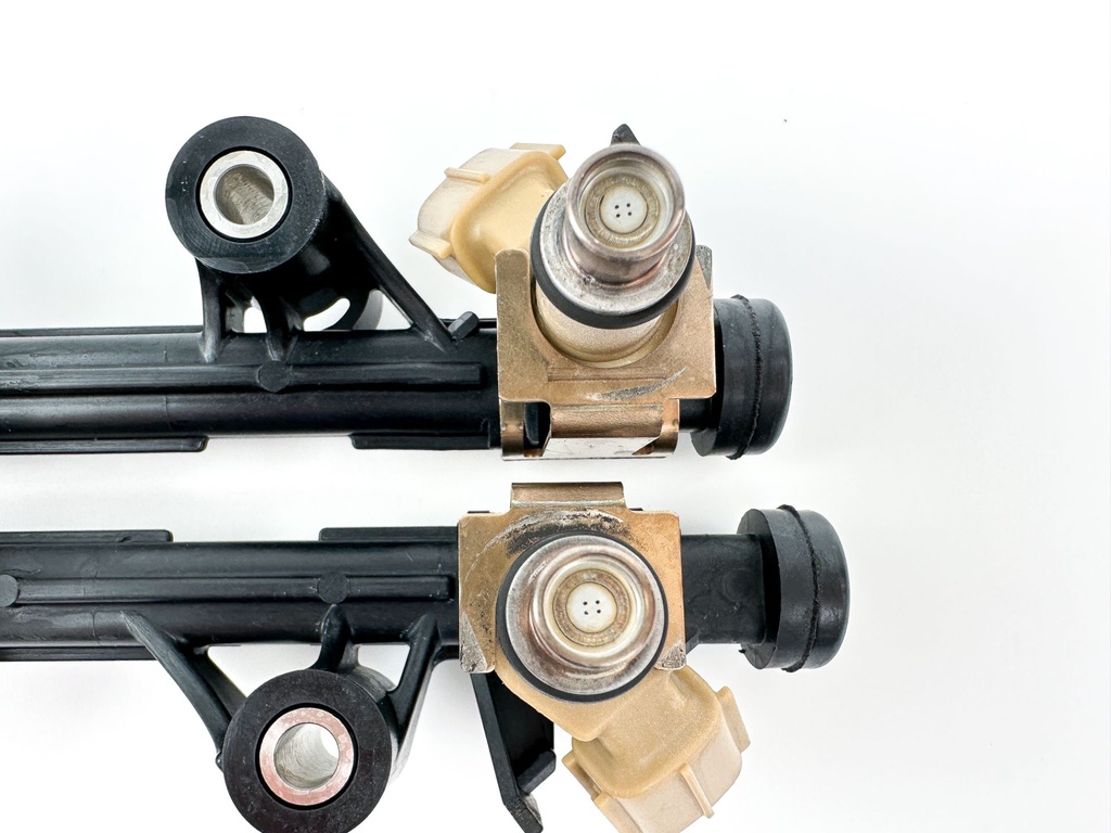 2005 Yamaha 250 HP 4 Stroke Outboard Fuel Injector Set W/ Rail 6P2-13761-00-00 Cleaned