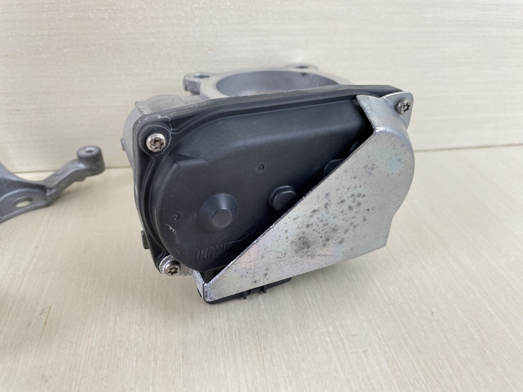 2015 Yamaha 200HP F200 4 Stroke Outboard Throttle Body Assembly 6DA-13751-00-00  