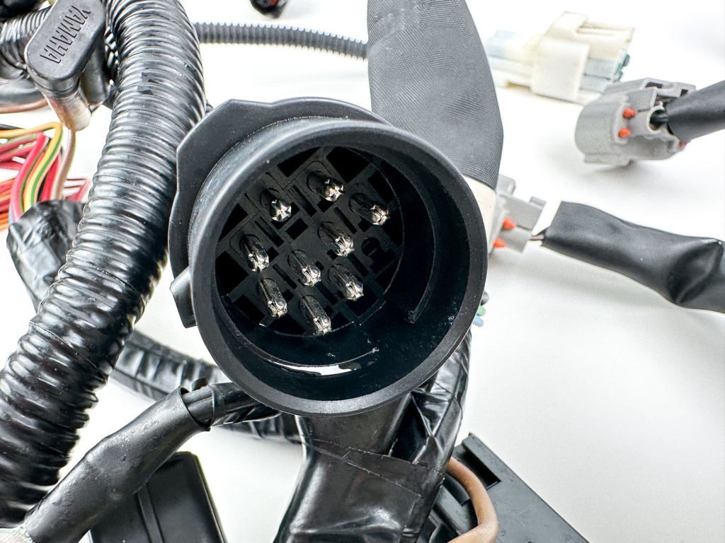 2005 Yamaha 250 HP 4 Stroke Outboard Engine Wire Harness 6P2-82590-00-00 OEM