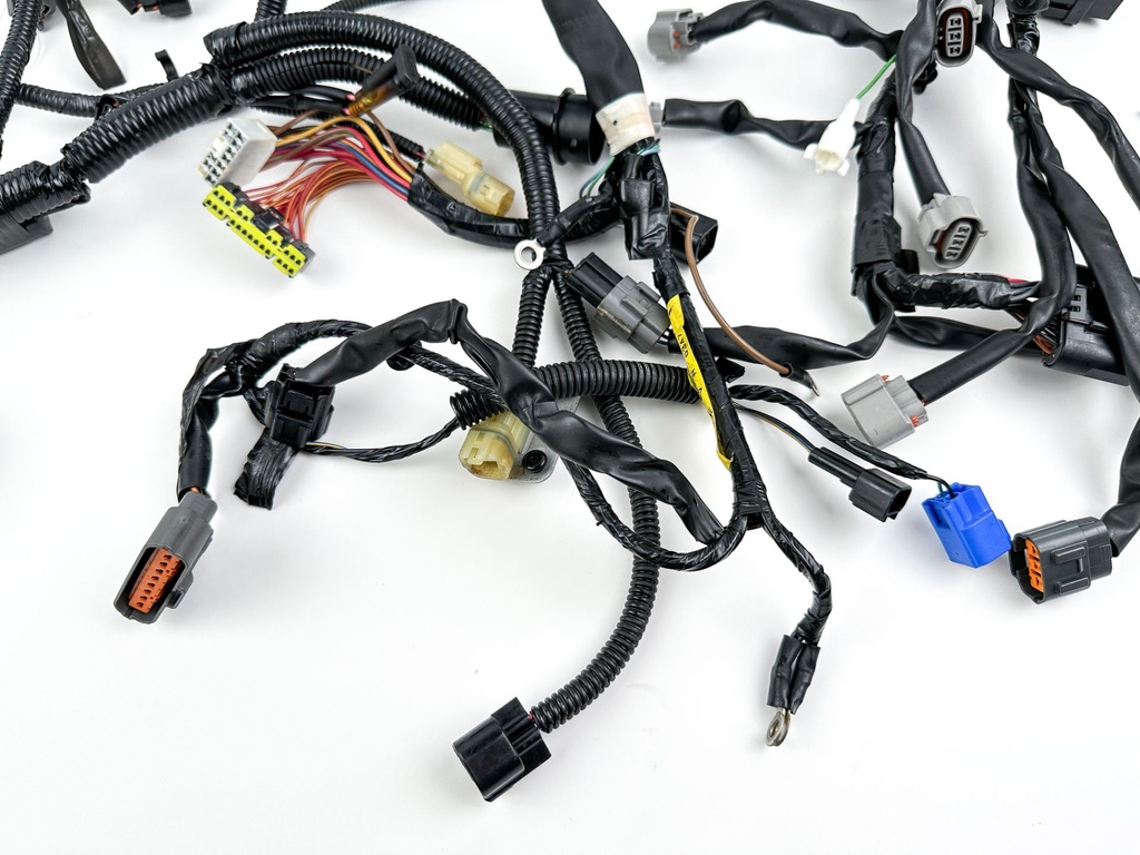 2005 Yamaha 250 HP 4 Stroke Outboard Engine Wire Harness 6P2-82590-00-00 OEM