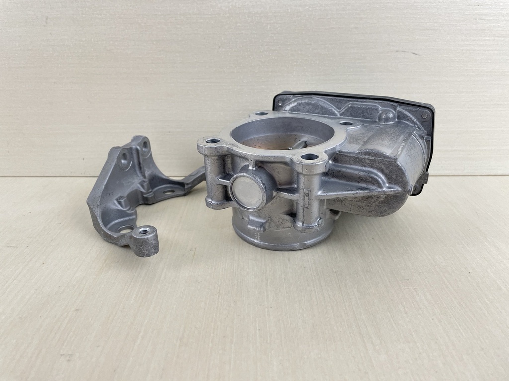 2015 Yamaha 200HP F200 4 Stroke Outboard Throttle Body Assembly 6DA-13751-00-00  