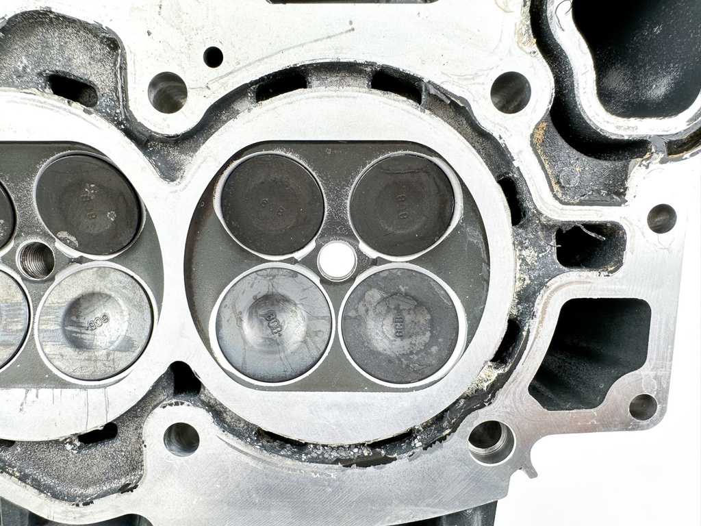 2015 Yamaha 250 HP 4 Stroke Outboard Starboard Cylinder Head 6CE-W009A-01-9S OEM