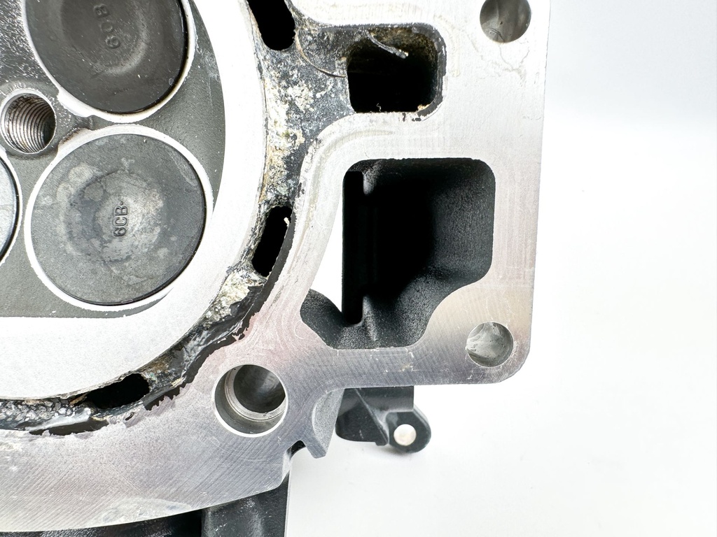 2015 Yamaha 250 HP 4 Stroke Outboard Starboard Cylinder Head 6CE-W009A-01-9S OEM