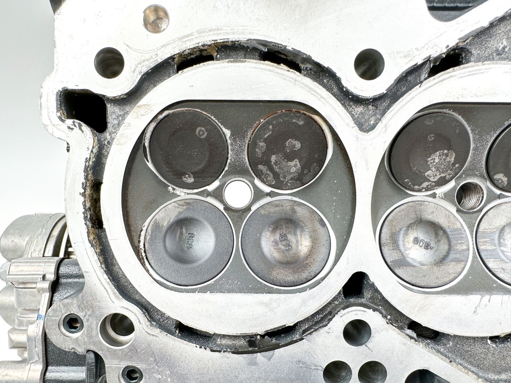 2015 Yamaha 250 HP 4 Stroke Outboard Starboard Cylinder Head 6CE-W009A-01-9S OEM